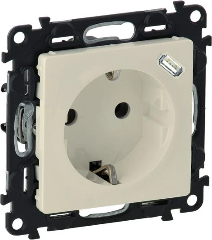 (copy) контакт 2P+E, 16A + usb тип C 1.5w, бял, legrand, valena life, 753135
