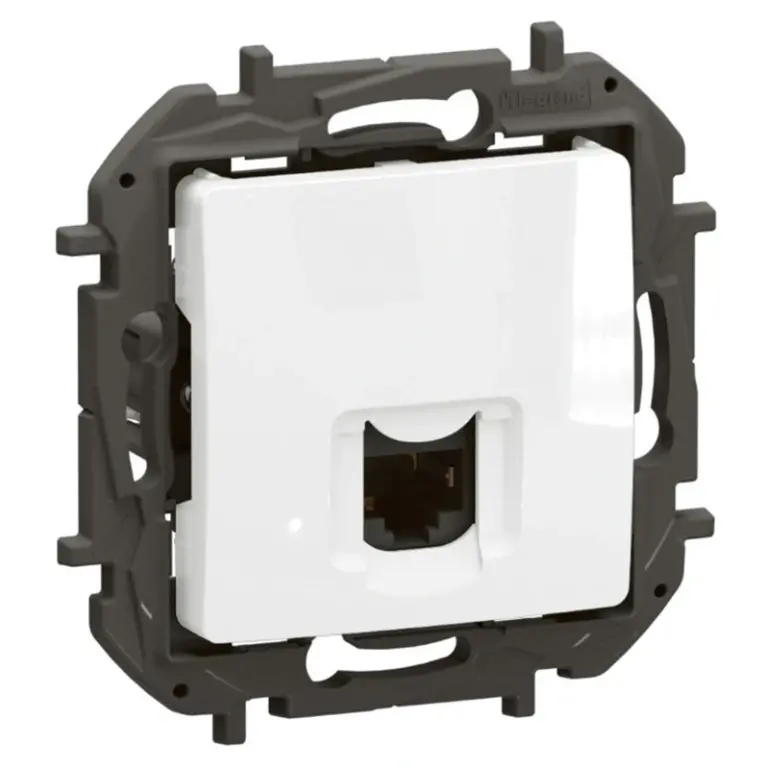Розетка rj45 cat6a utp, new niloe, legrand, бял, NP4306WH