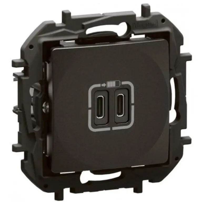 Двойна usb розетка c+c 15w, new niloe, legrand, черен, NP3404BK