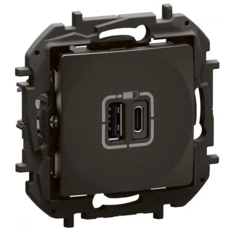 Двойна usb розетка a+c 15w, new niloe, legrand, черен, NP3403BK
