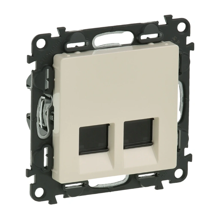Розетка 2xrj45 utp кат.5е, крем, legrand, valena life, 753241